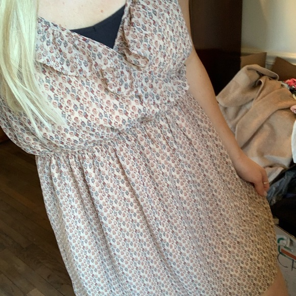 FOREVER 21 FLORAL DRESS - Picture 4 of 8